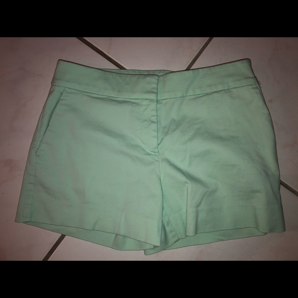 LOFT riviera shorts size 2 (fits like a 4)